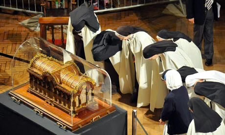 Reliekschrijn Thérèse van Lisieux